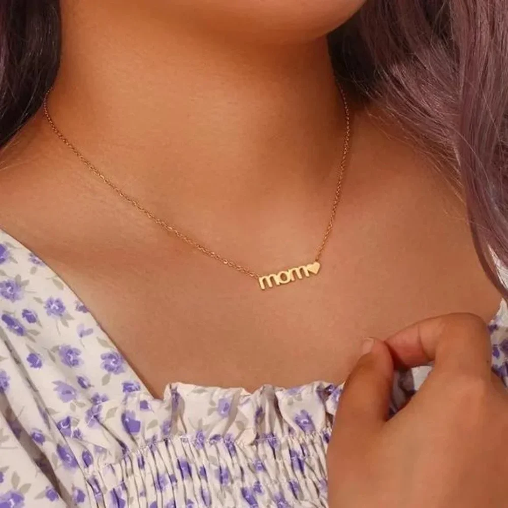 New 18K Gold Letter Mom Heart Pendant Necklace, NICE NECKLACE, CUTE NECKLACE - Picture 4 of 6